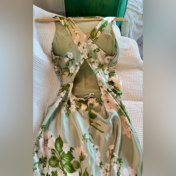Reformation Anaiis Silk Dress In Tarragon, brand new, never worn. - Picture 9 of 16